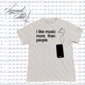 MUSIC > PEOPLE TOP :3