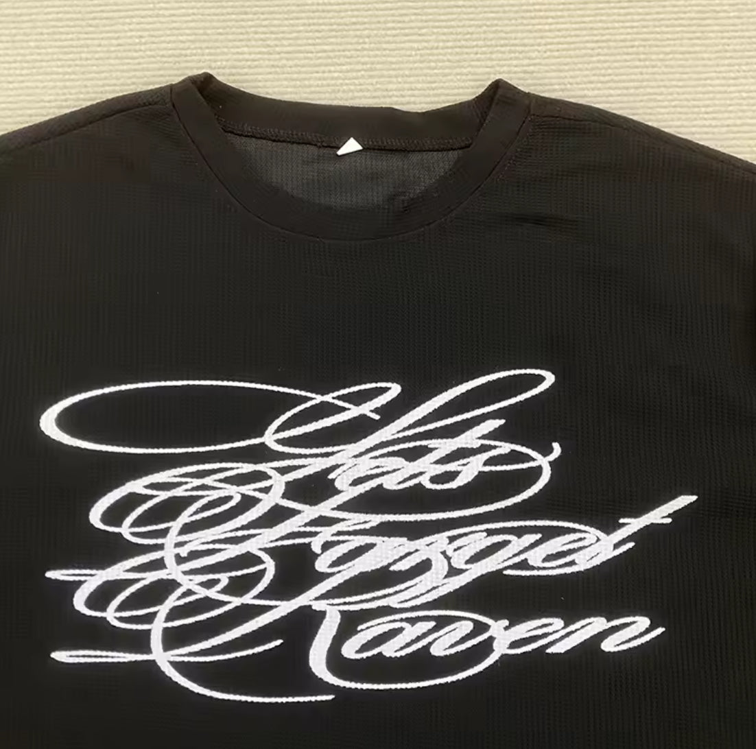 CURSIVE LONG-SLEEVE TOP :3